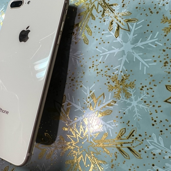 Gold iPhone 8 Plus Back Housing  Replacement Good Condition - Picture 3 of 5